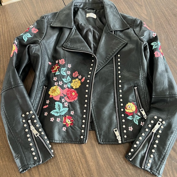 Molly Bracken Black Faux Leather Moto Jacket XS Floral Embroidered Studded Biker - Picture 3 of 5